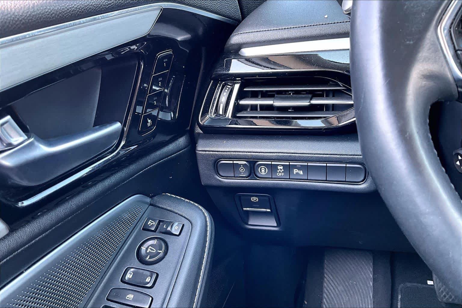 Used 2025 Majestic Black Pearl Acura w/Technology Package image 66