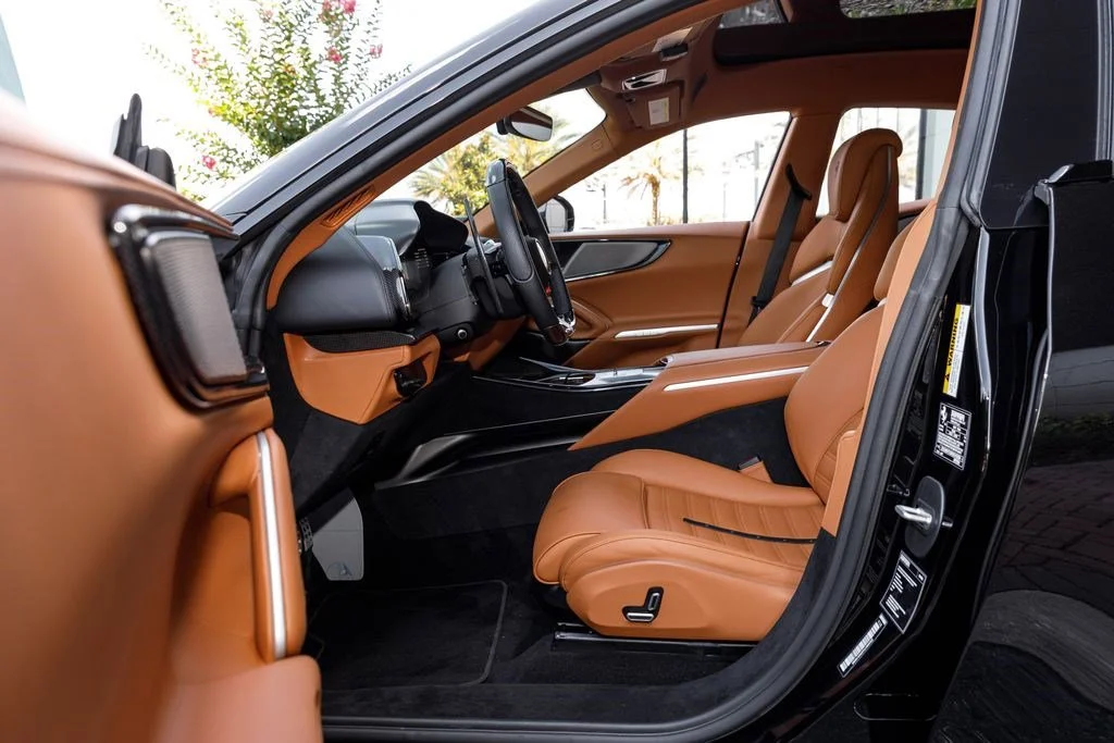 Used 2024  Ferrari  image 28