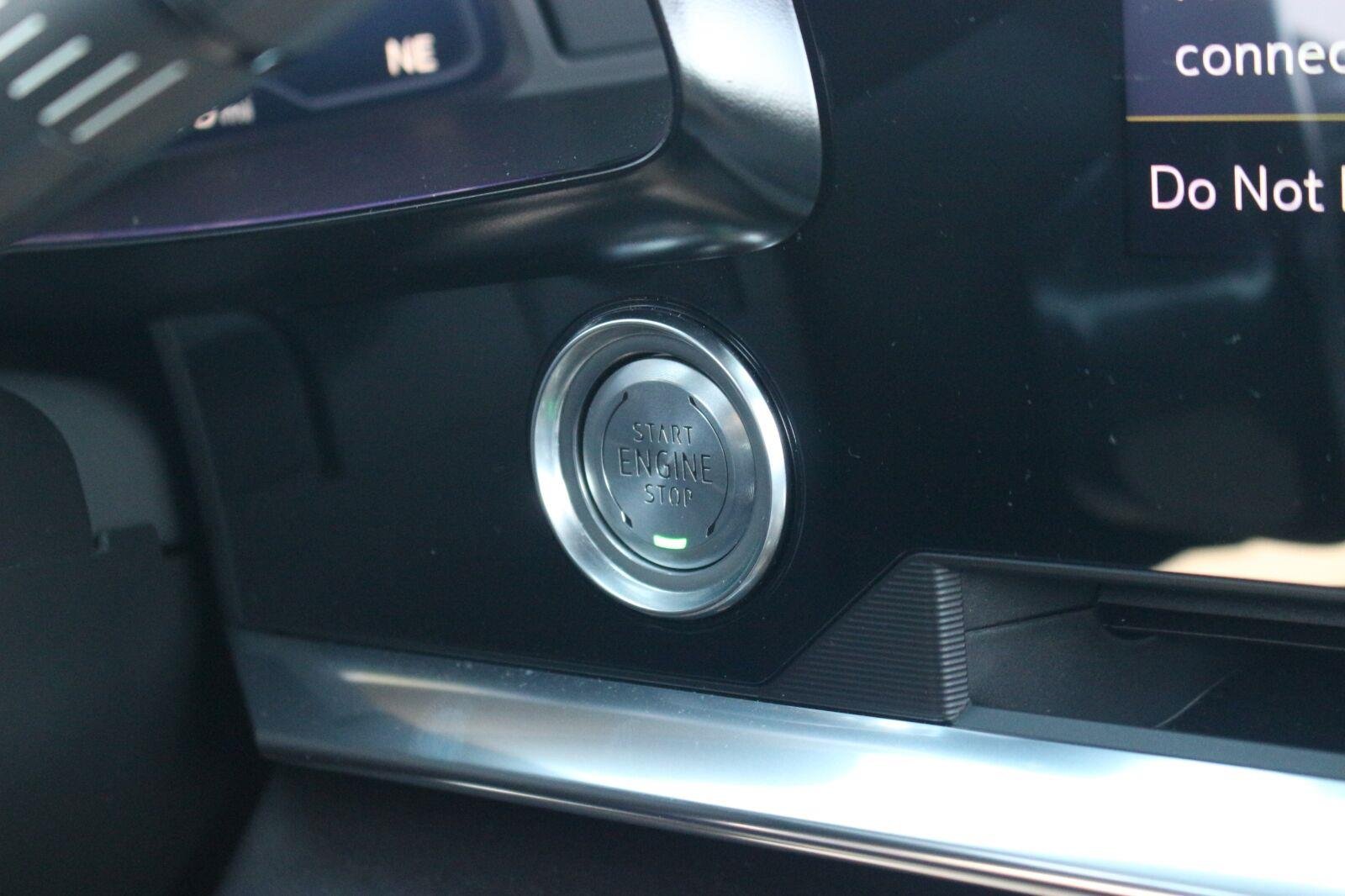 Used 2020 ARCTIC WHITE Chevrolet 2LT image 23