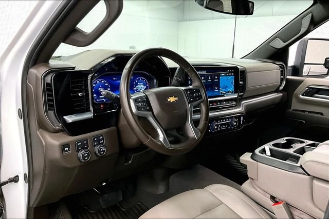 2025 Chevrolet Silverado 3500HD LTZ - Photo 16