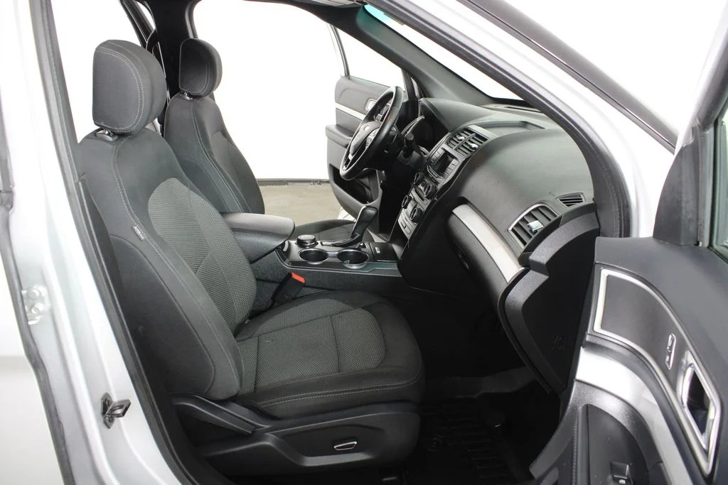 Used 2016 Ingot Silver Ford XLT image 18