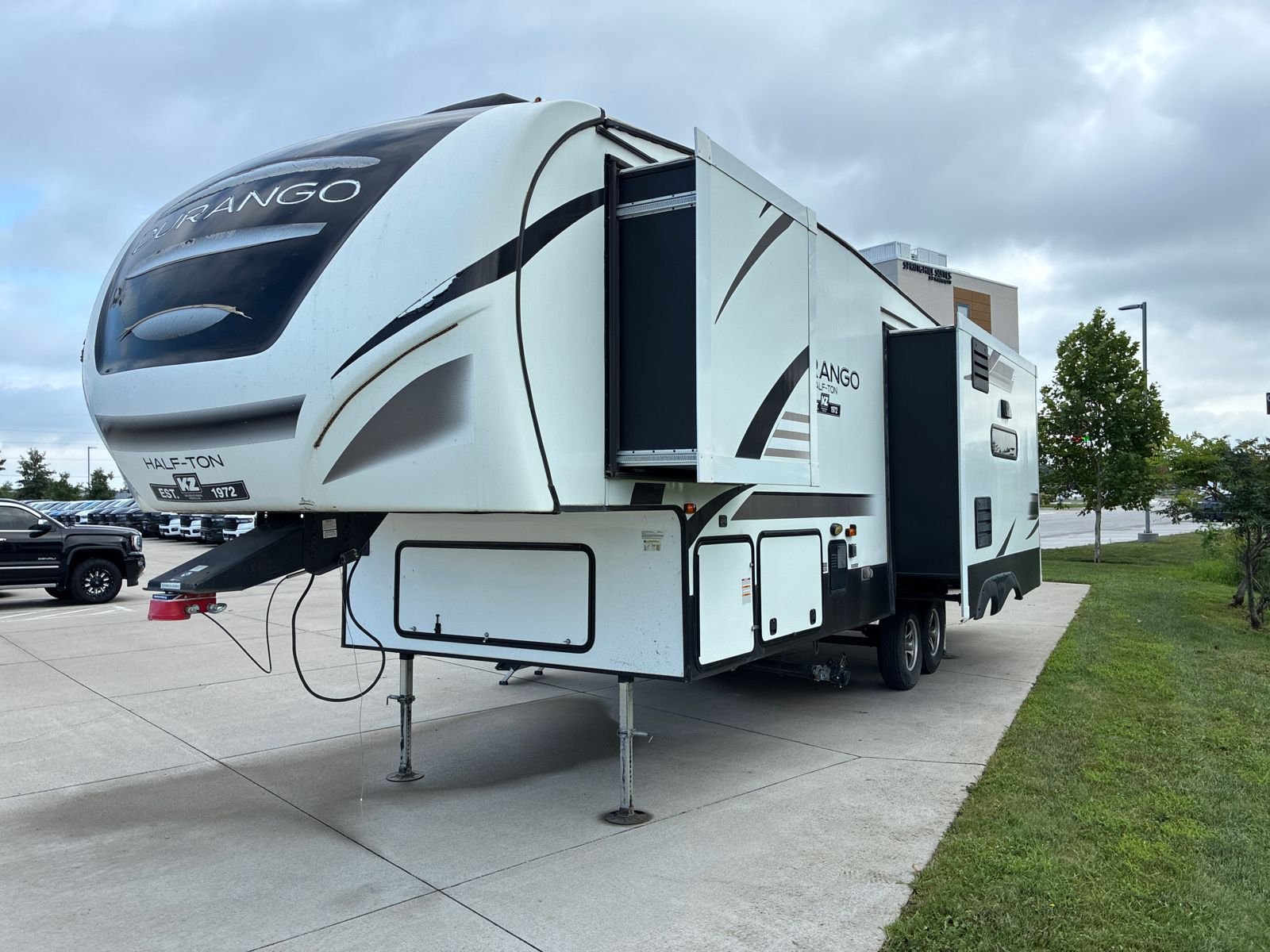 Used 2020 White DURANGO  image 9