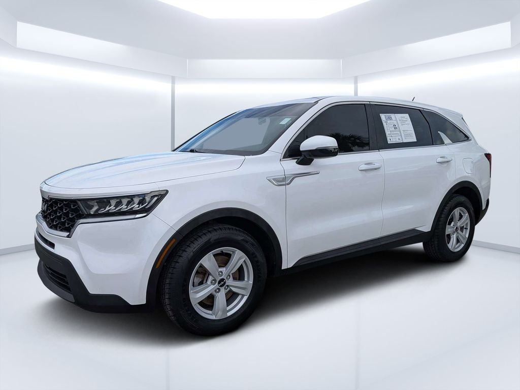 Used 2023 White Kia LX image 11