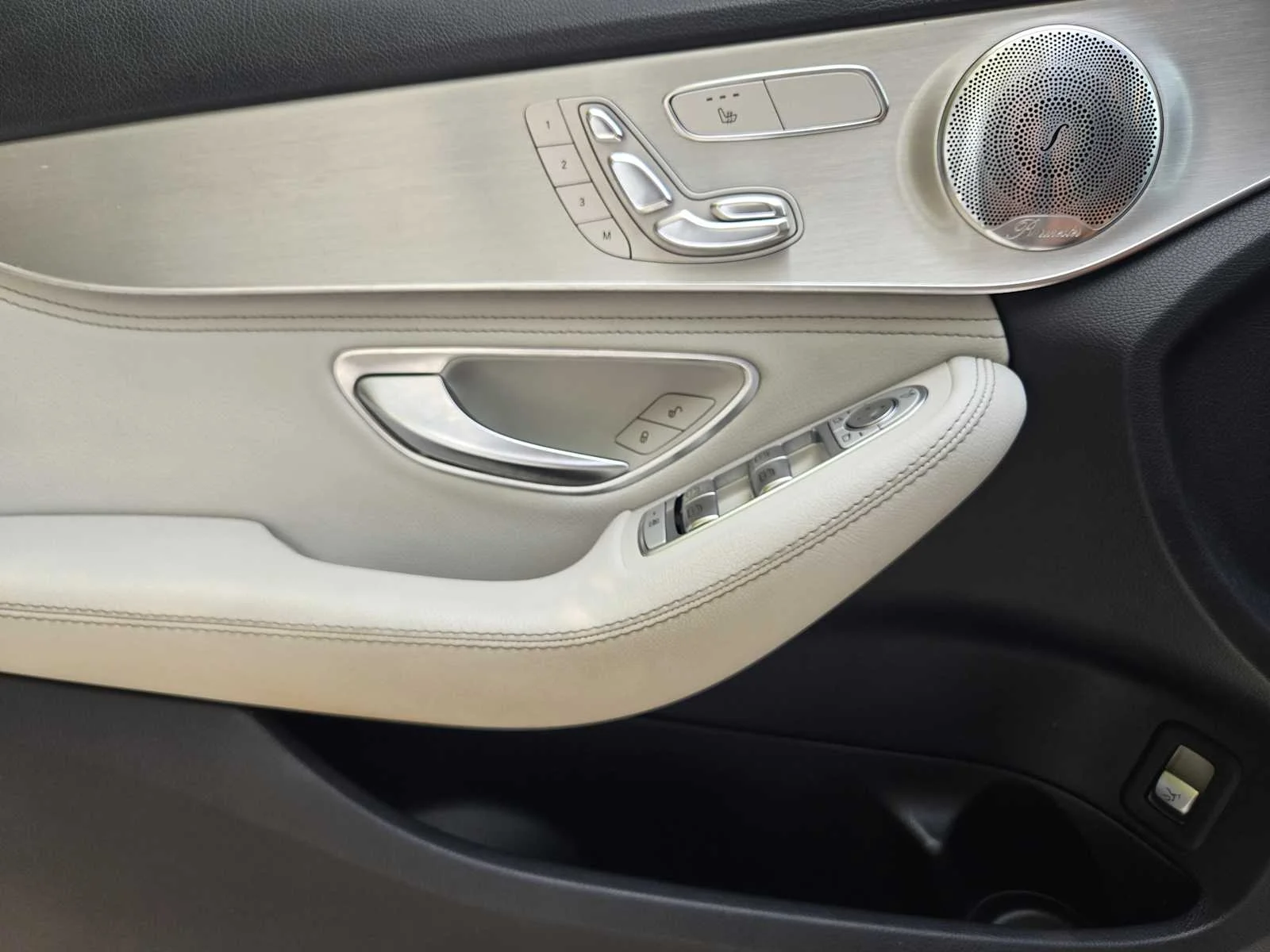 Used 2016 Polar White Mercedes-Benz C 300 image 17