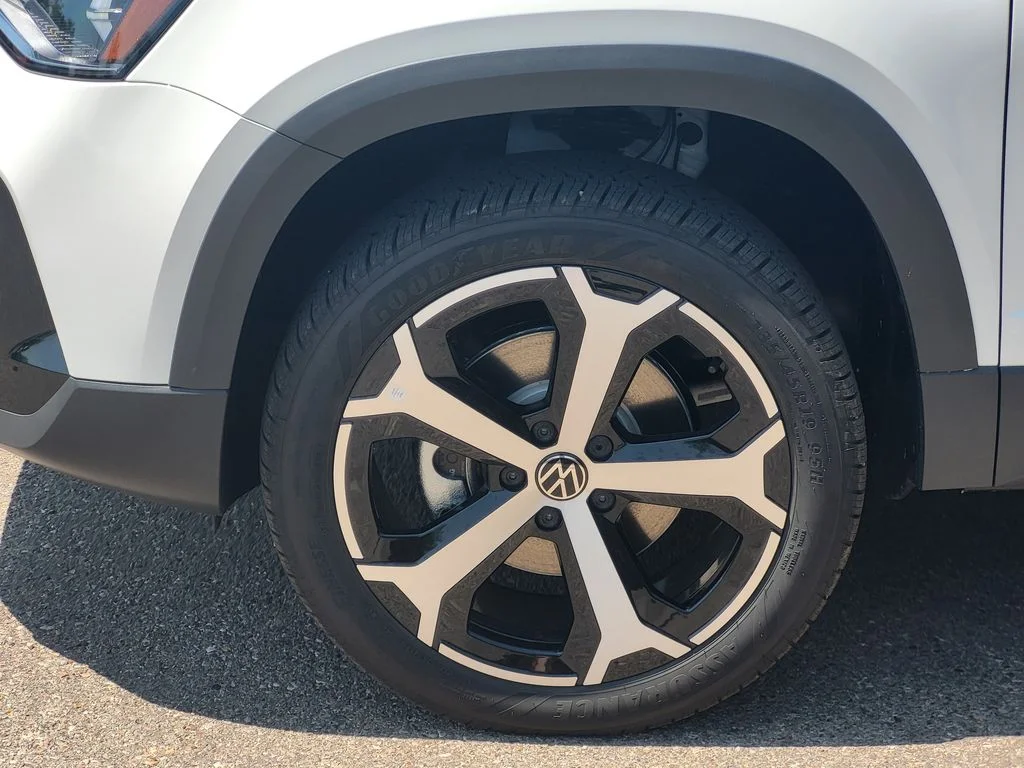 New 2026 Pure White Volkswagen 1.5T SEL image 6