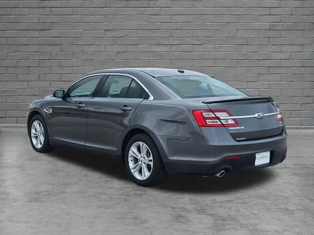 Used 2015 Gray Ford SEL image 3