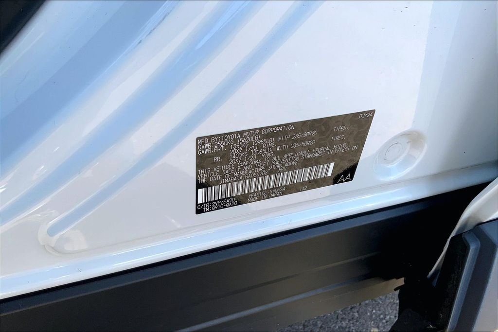 Used 2024 White Subaru Touring image 19
