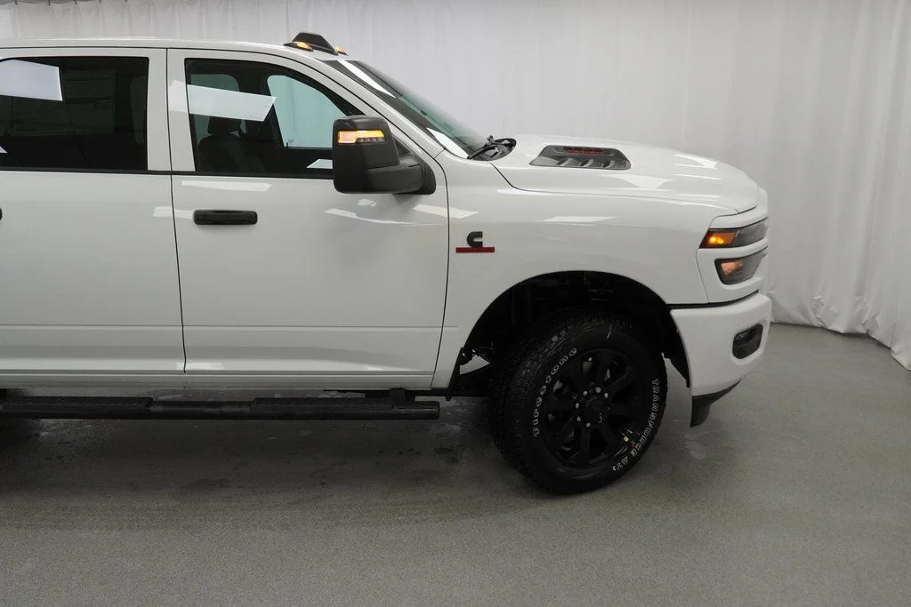 New 2026 Bright White Clear-Coat Exterior Paint RAM Tradesman image 10