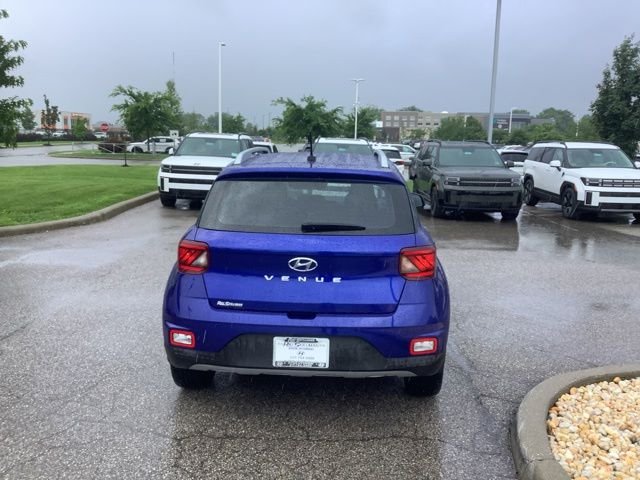 Certified Used 2025 Intense Blue Hyundai SEL image 5