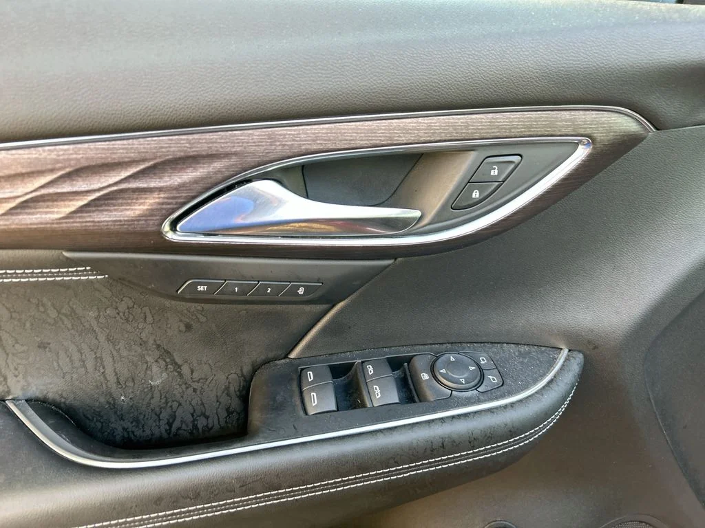 Used 2023 Red Buick Avenir image 27
