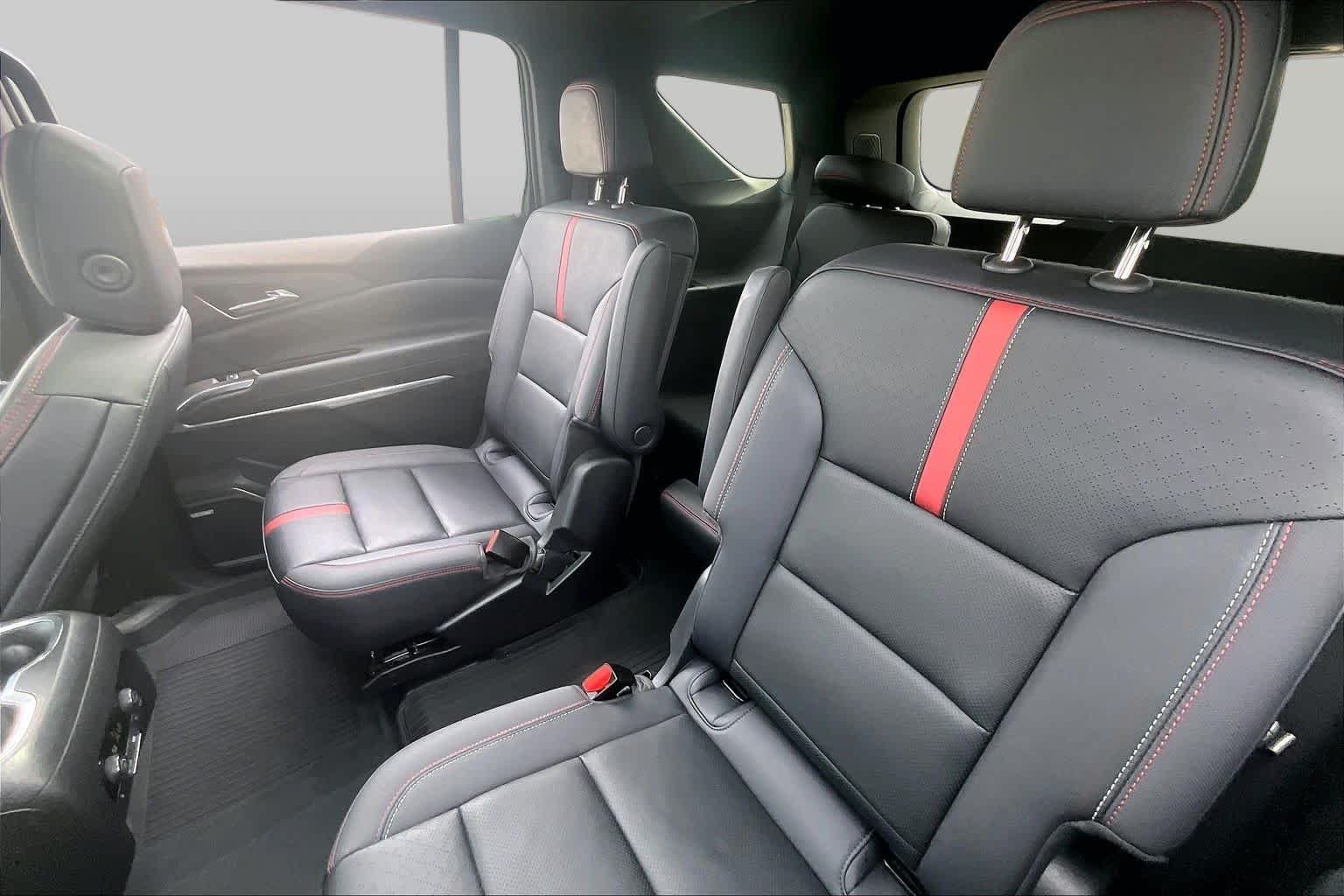 Used 2025 Mosaic Black Metallic Chevrolet FWD RS image 19