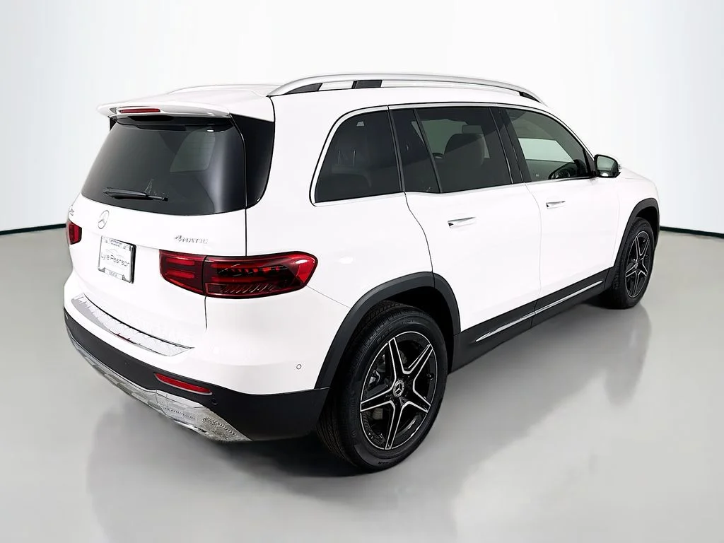 New 2026 Polar White Mercedes-Benz GLB 250 image 9