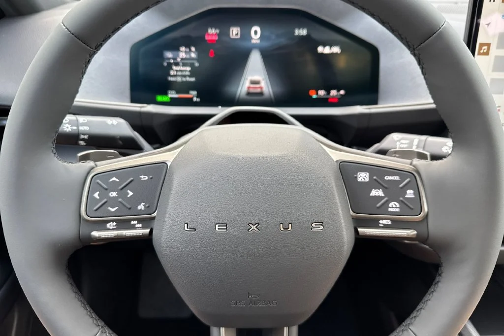 New 2026 Ultra White Lexus ES 350e PREMIUM image 22
