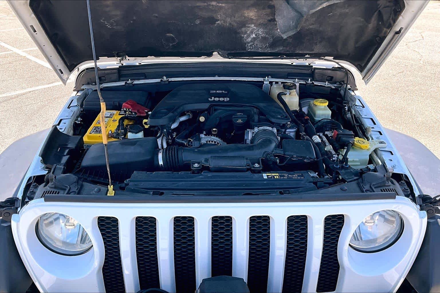 Used 2019 Bright White Clearcoat Jeep Sport S image 27