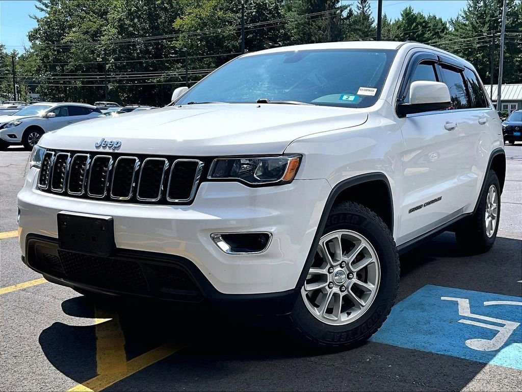Used 2018 White Jeep Laredo image 3
