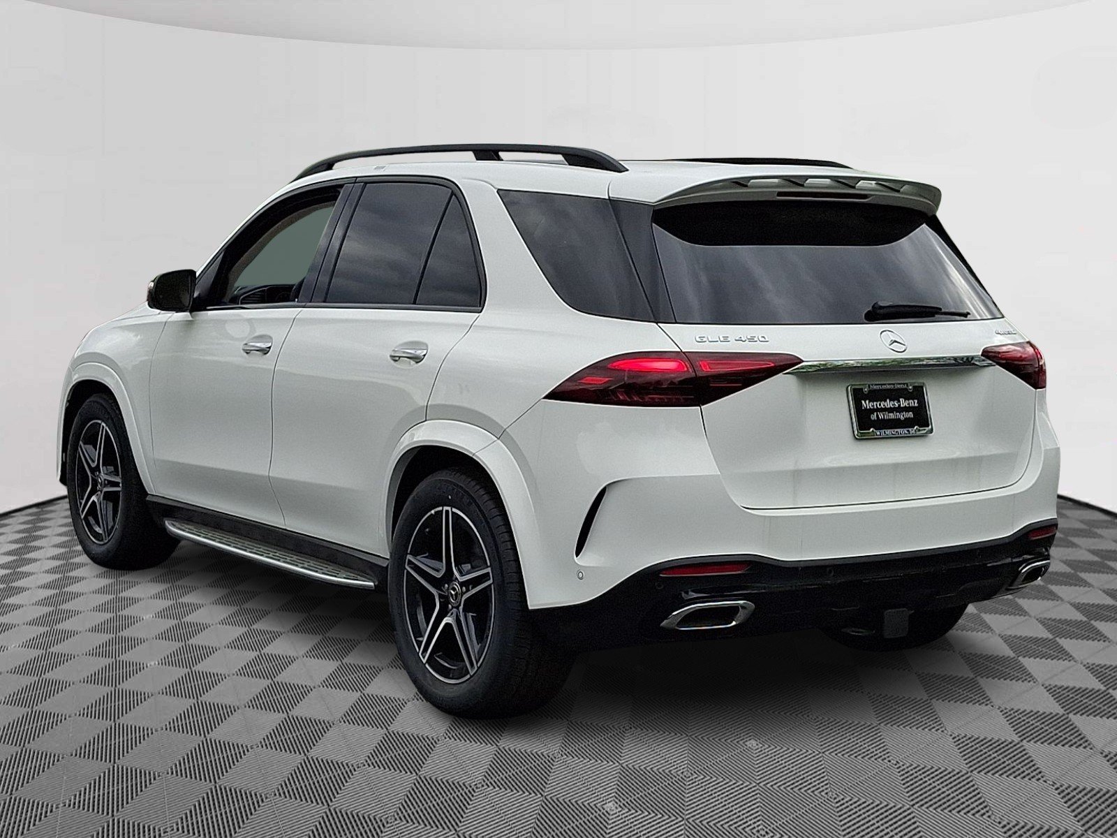 New 2026 Polar White Mercedes-Benz GLE 450 image 4