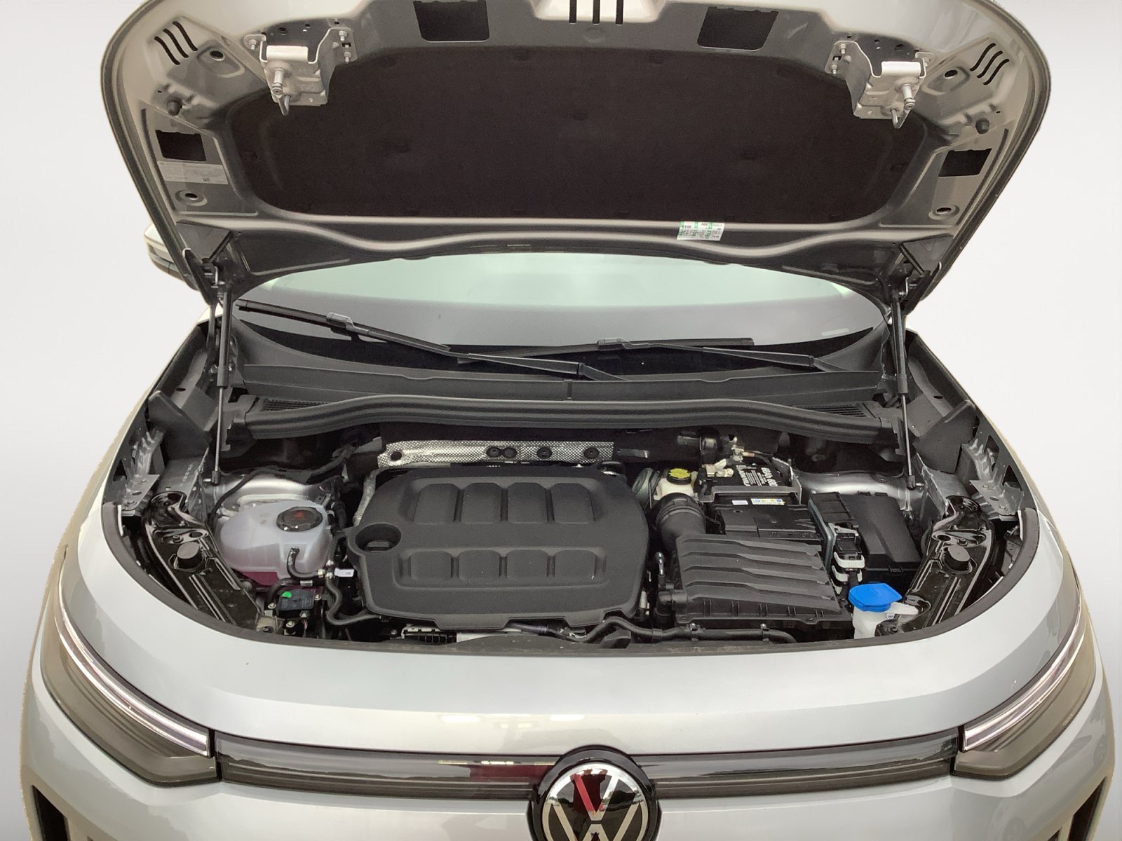 New 2026 PYRITE SILVER Volkswagen SE image 11