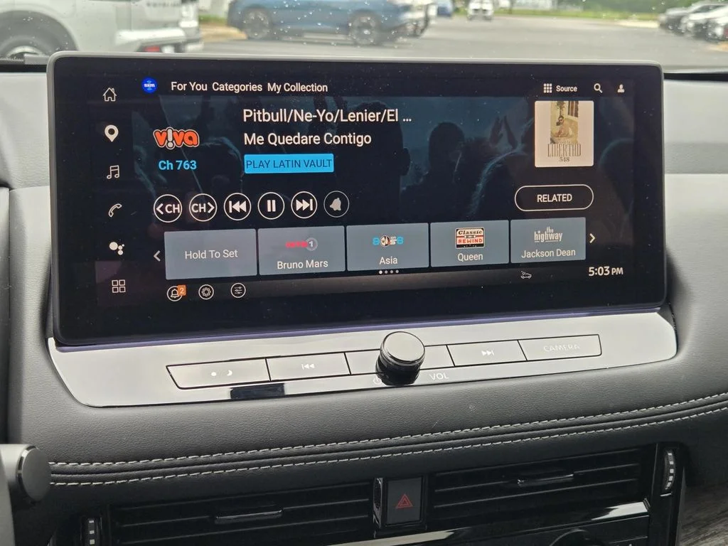 New 2026 Boulder Gray Pearl / Super Black Two-tone Nissan Platinum image 27
