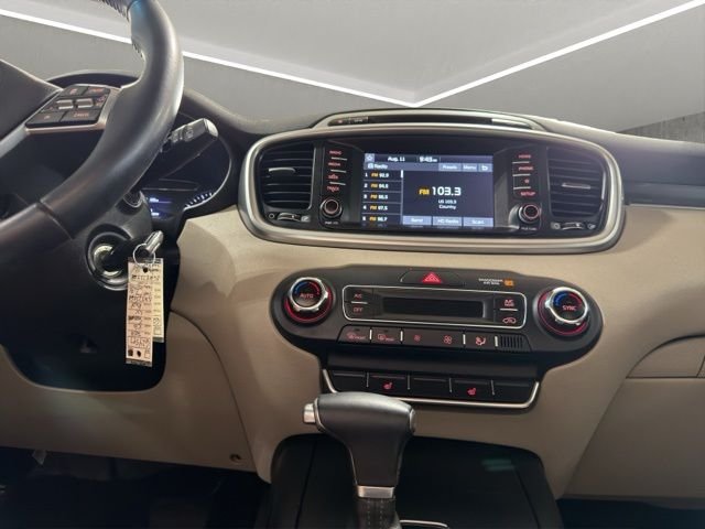 Used 2019 Purple Kia LX image 32