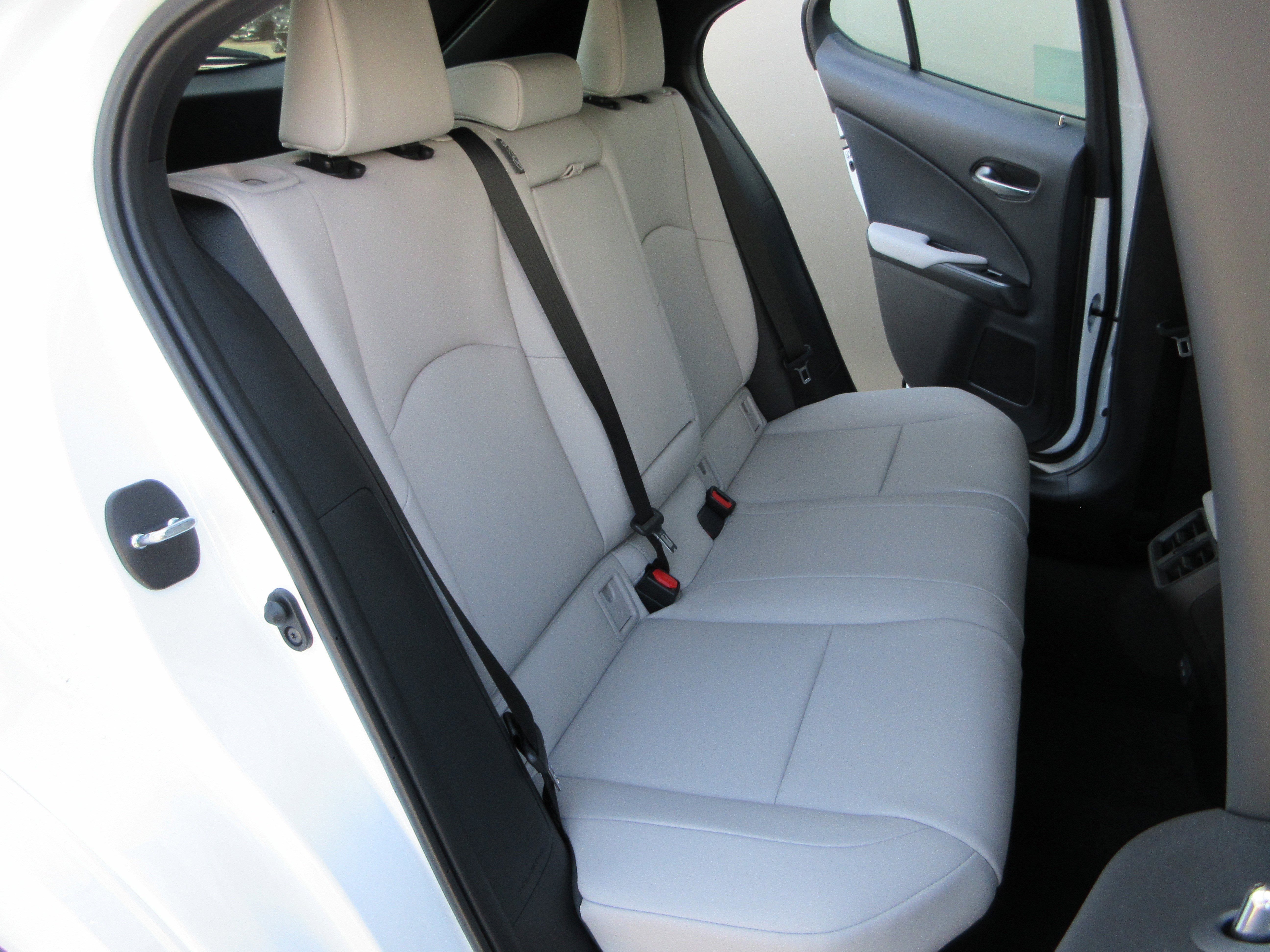 New 2026 Ultra White with Obsidian roof Lexus F SPORT DESIGN AWD image 20