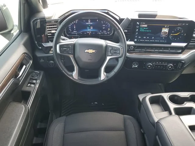 Used 2024 Summit White Chevrolet LT image 26