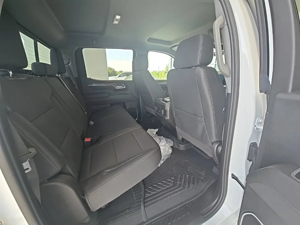 Used 2026 Summit White Chevrolet RST image 9