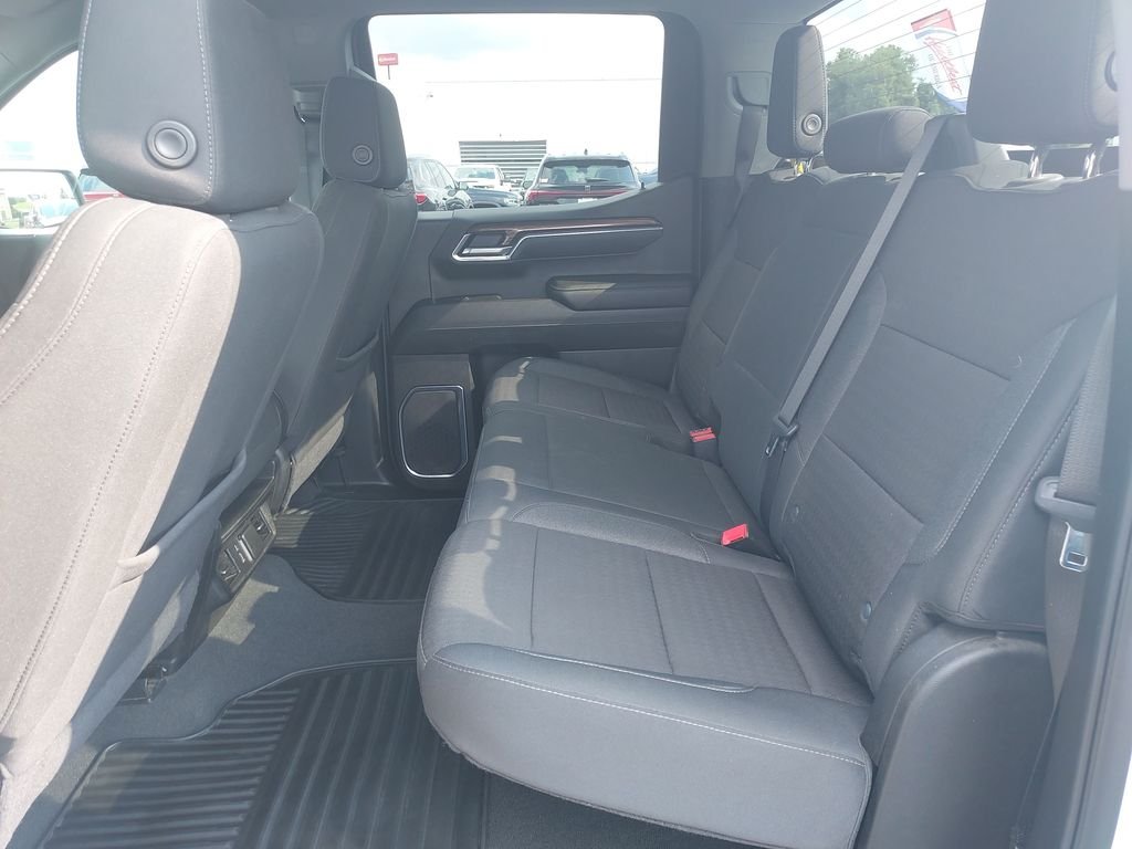 Used 2025 White Chevrolet LT image 14