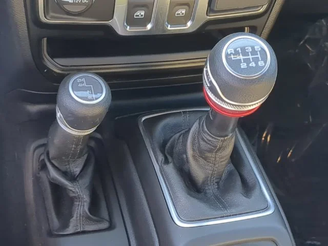 Used 2022 Red Jeep Sport S image 26
