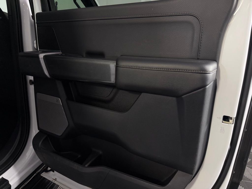 Used 2023 Oxford White Ford XLT image 27