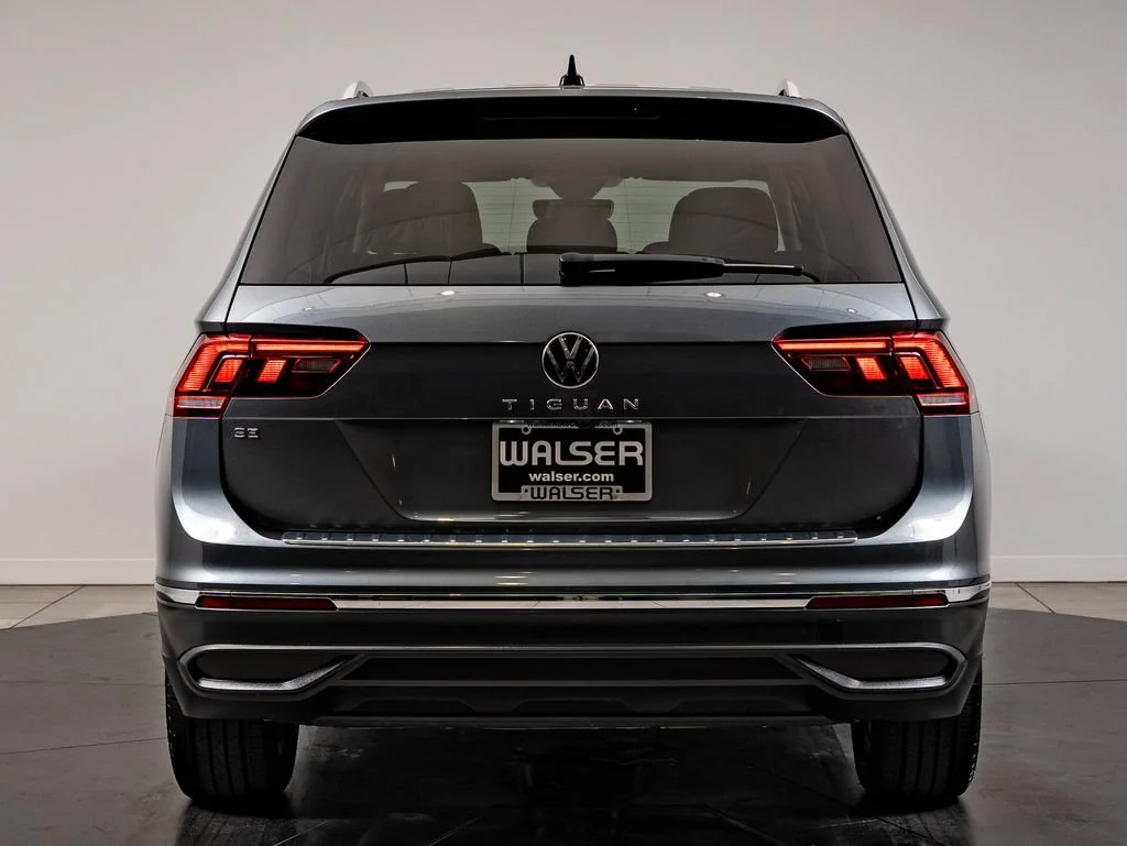Used 2023 Platinum Gray Metallic Volkswagen 2.0T SE image 7