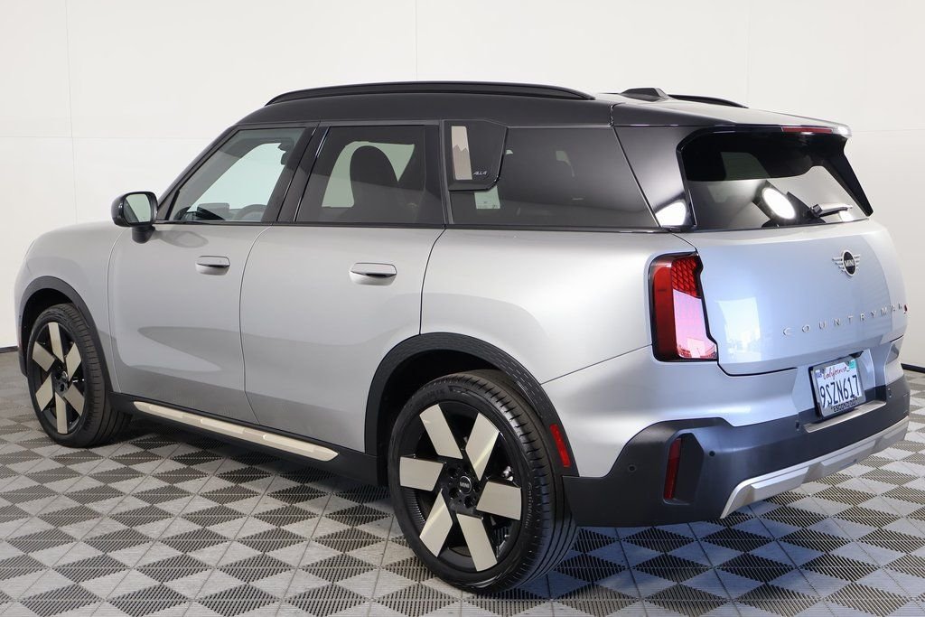 Certified Used 2025 Silver MINI Iconic image 6