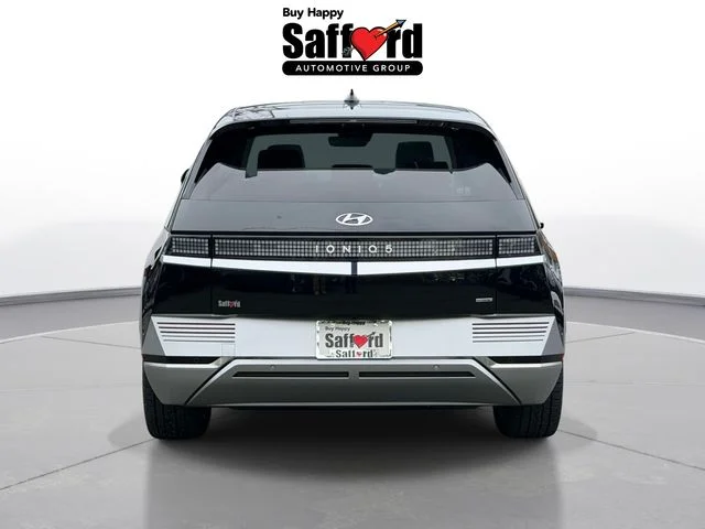 Used 2023 Black Hyundai Limited image 7