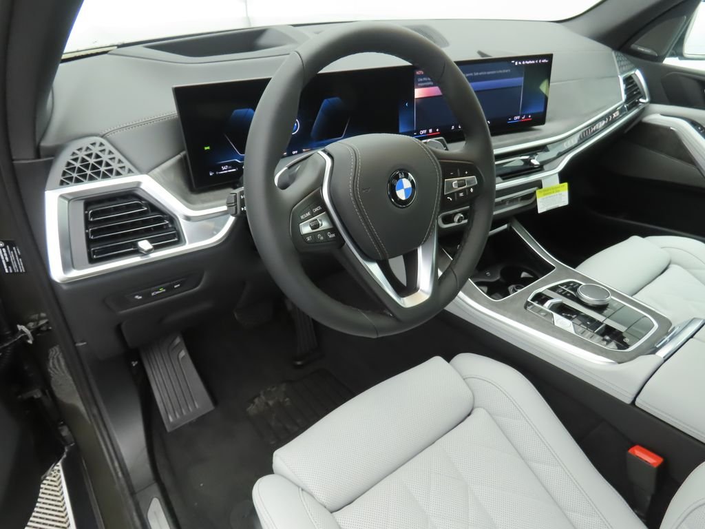 Used 2026 Green Metallic BMW xDrive40i image 9