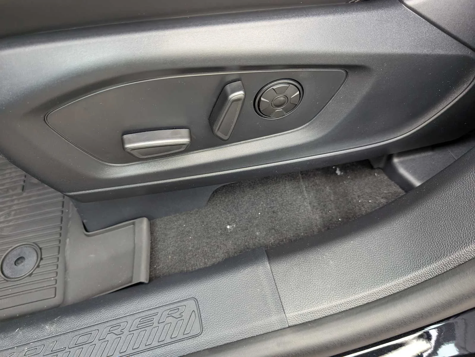 New 2026 Agate Black Metallic Ford Tremor® image 34
