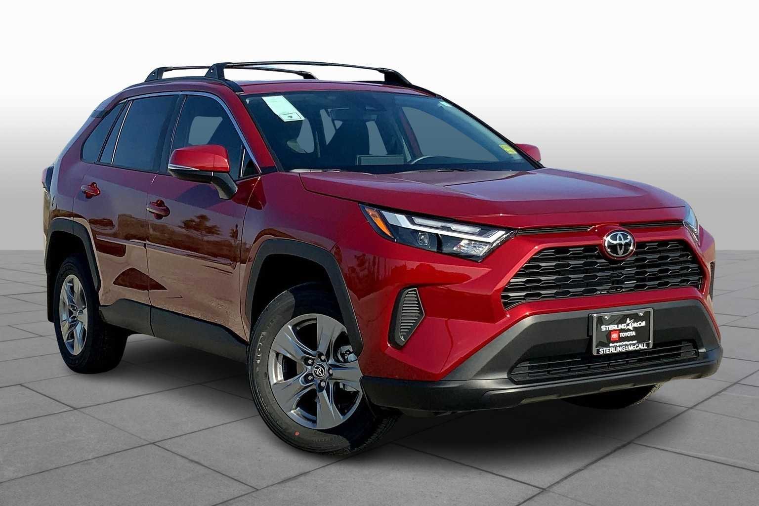 Used 2025 Ruby Flare Pearl Toyota XLE image 2