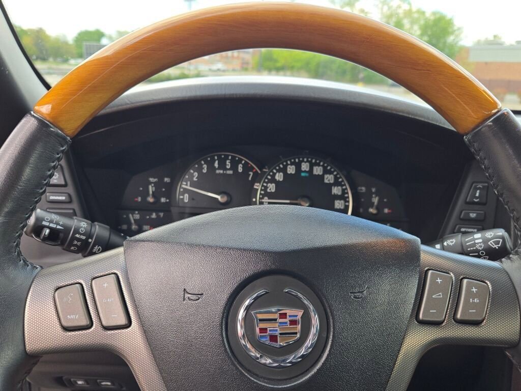 Used 2007 Black Raven Cadillac BASE image 27