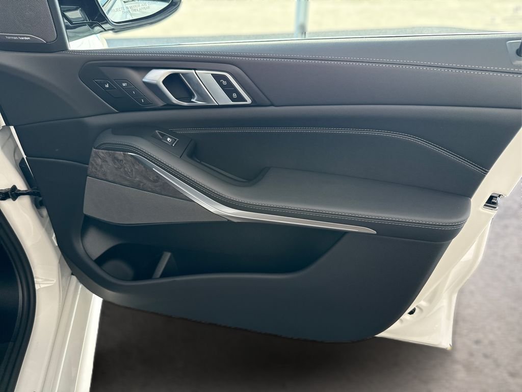 2026 BMW X7 M60i - Photo 27