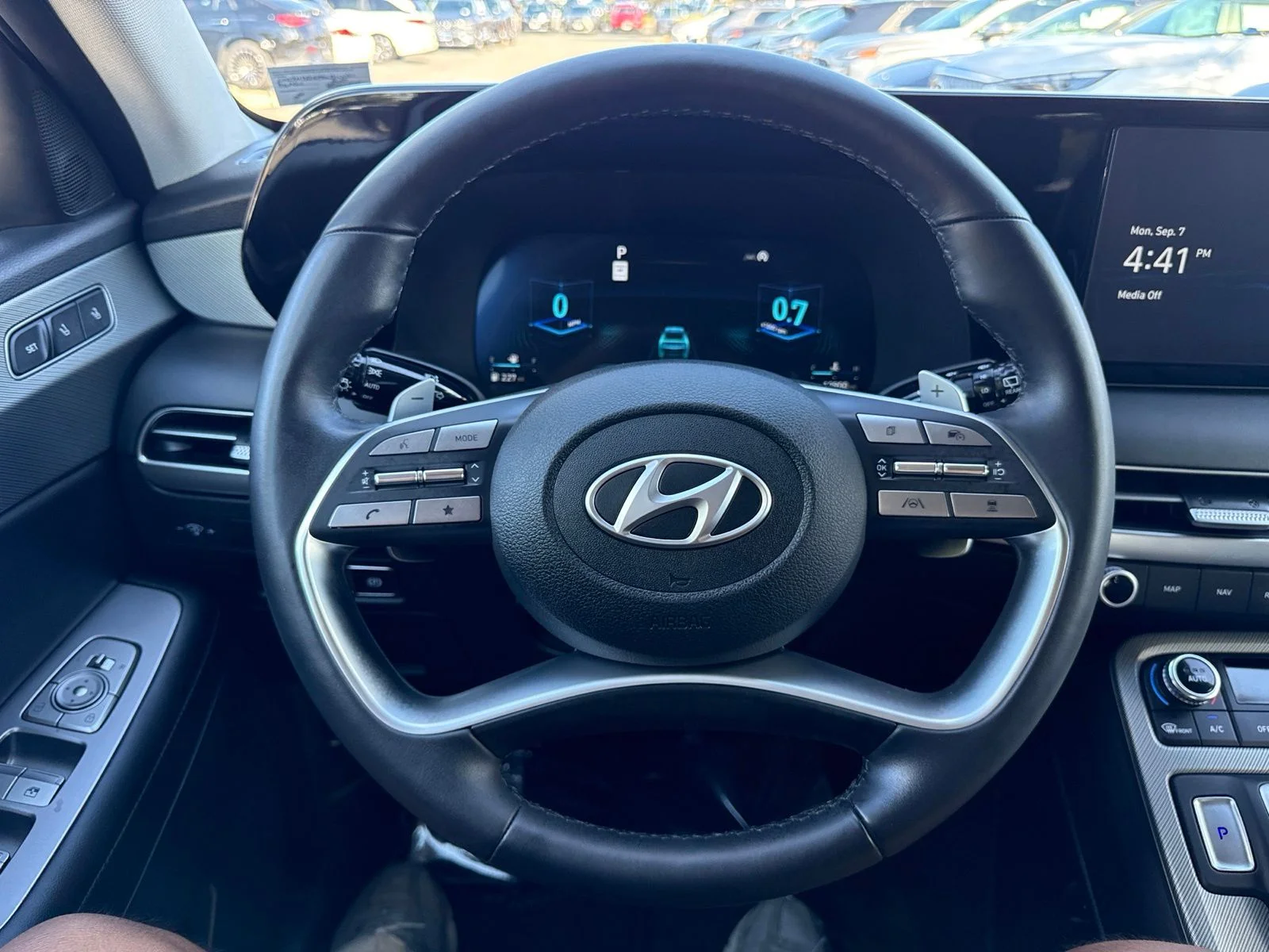 Used 2025 Gray Hyundai SEL Premium image 21
