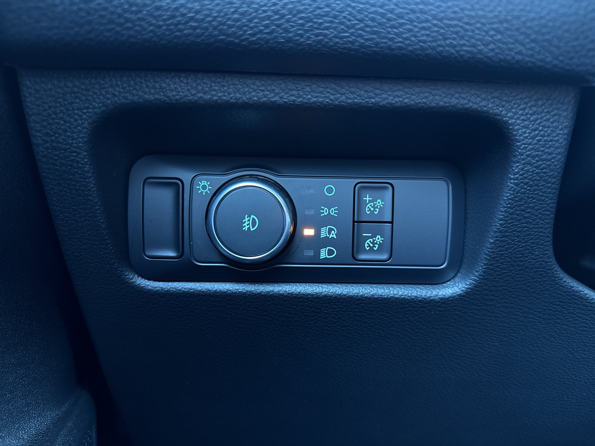 New 2026 Carbonized Gray Metallic Ford XLT image 23