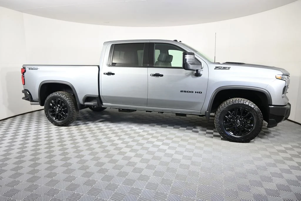2026 Chevrolet Silverado 2500 HD LTZ - Photo 9