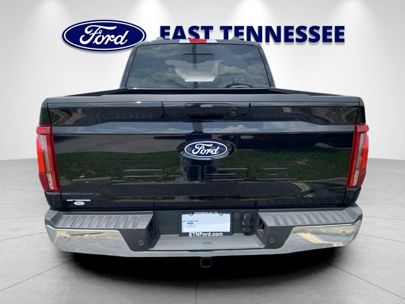 New 2025 Agate Black Metallic Ford Lariat image 4