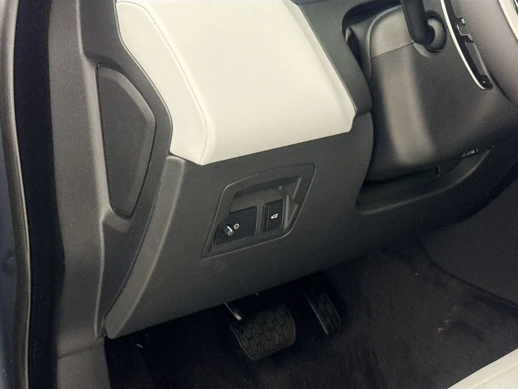 New 2026 Zadar Grey Land Rover S image 10