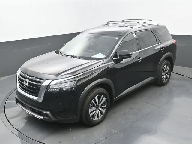 Used 2025 Super Black Nissan SL image 33