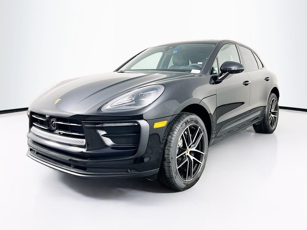 2026 Porsche Macan Base
