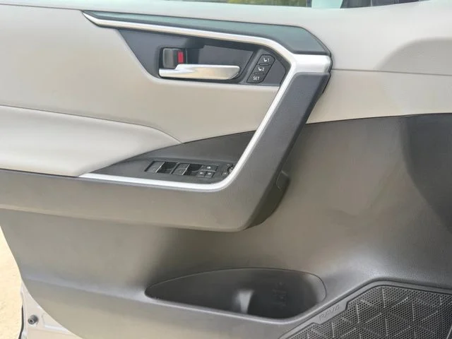 Certified Used 2025 Silver Toyota XLE Premium image 24