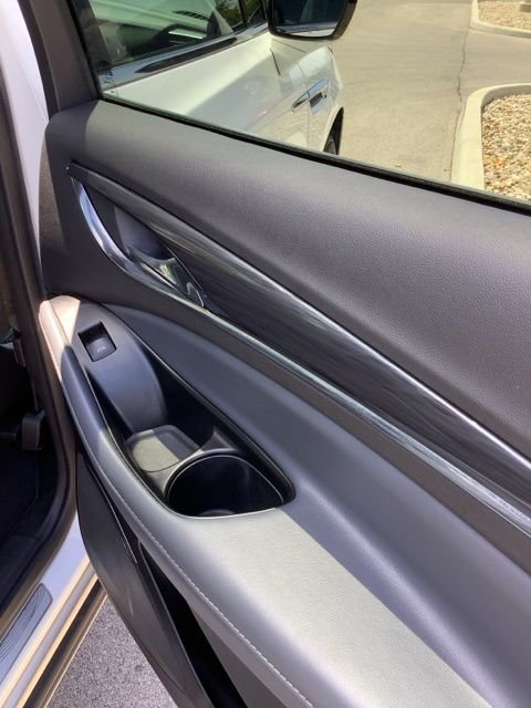 Used 2023 Summit White Buick Essence image 22