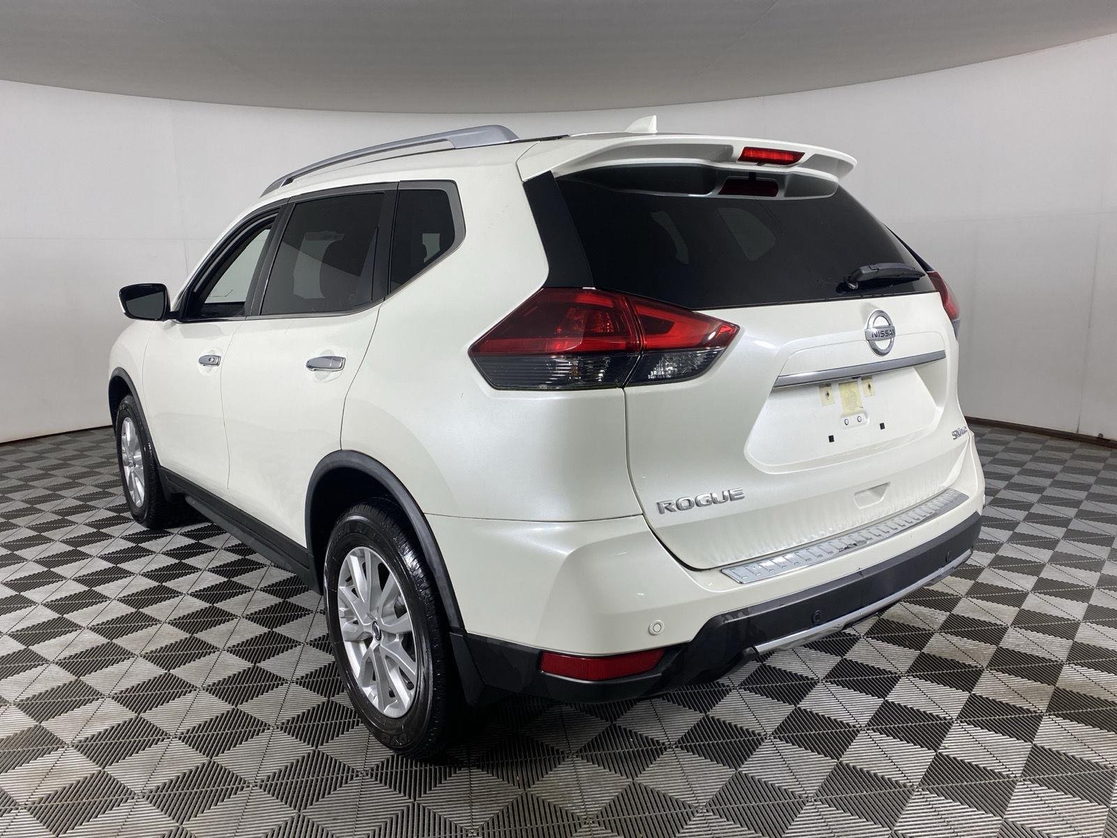 Used 2020 Pearl White Tricoat Nissan SV image 5
