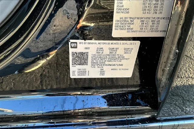Used 2022 Black GMC Elevation image 19