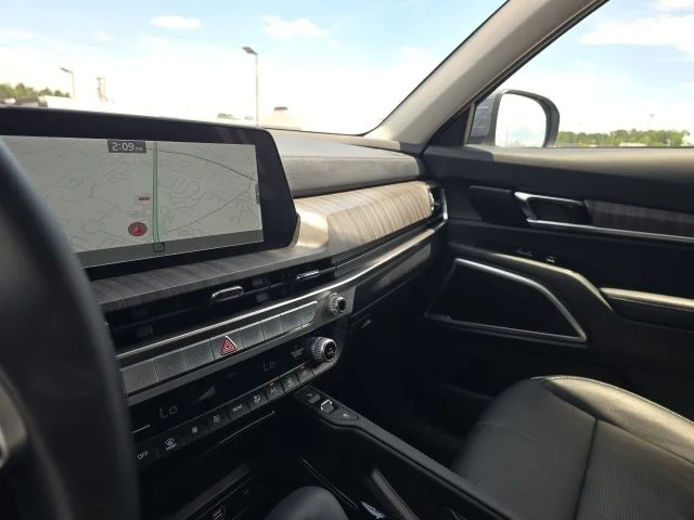 Used 2025 Silver Kia EX image 28