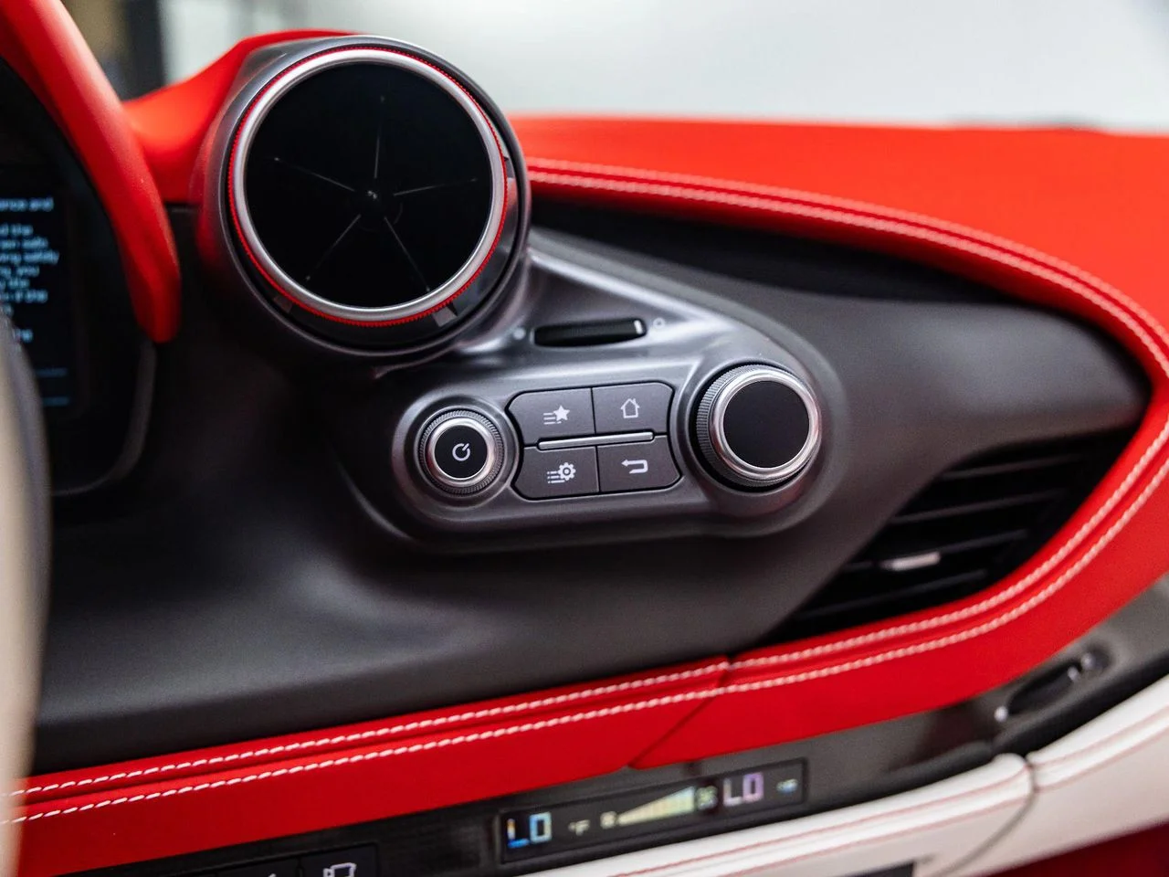 Used 2022 Bianco Cervino - Extra Campionario Ferrari Spider image 41